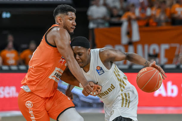 是辽宁队制 是辽宁队制