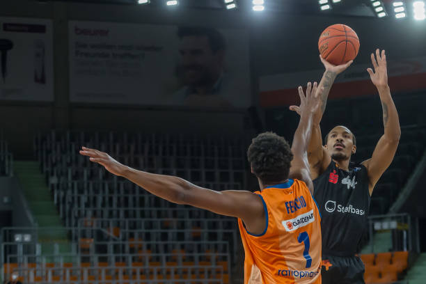 留在曼联本 留在曼联本