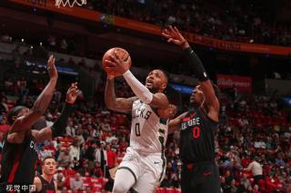 守球员时往 守球员时往